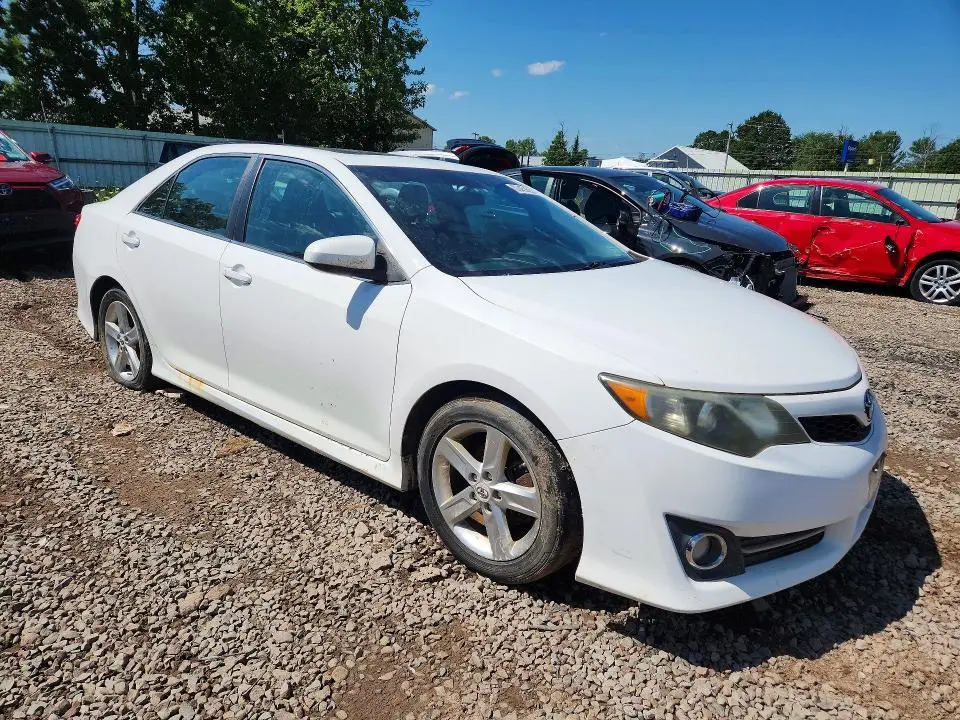 2012 TOYOTA CAMRY SE  