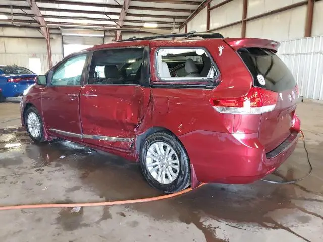 2012 TOYOTA SIENNA XLE  