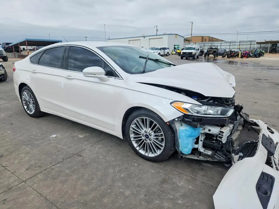 2015 FORD FUSION SE  