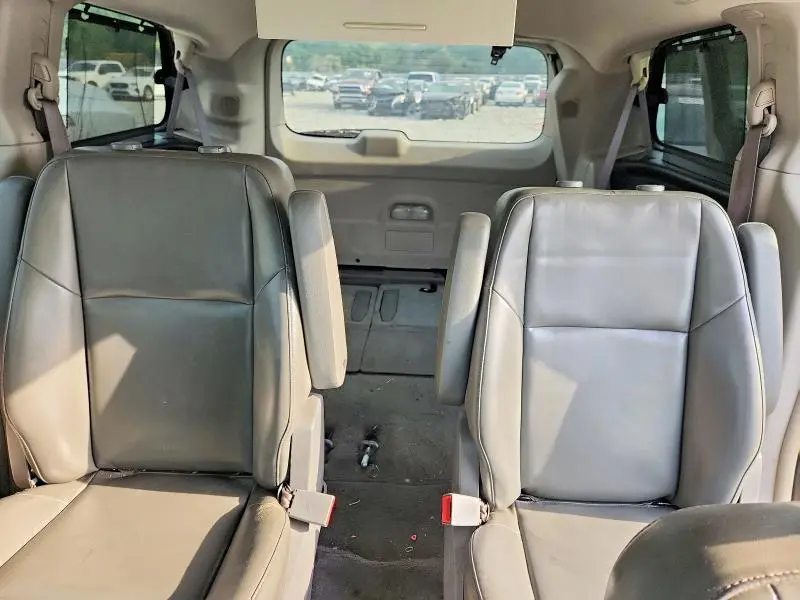 2010 VOLKSWAGEN ROUTAN SE  