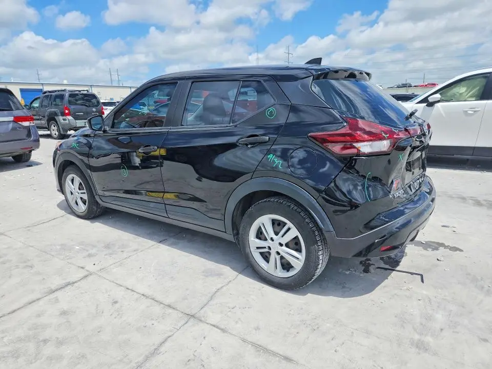 2021 NISSAN KICKS S  