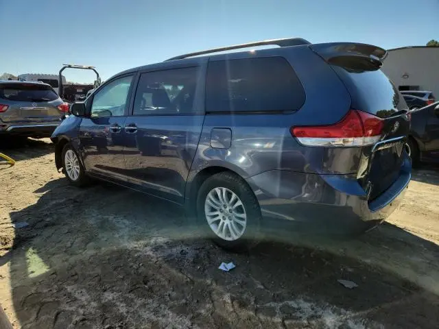 2014 TOYOTA SIENNA XLE  