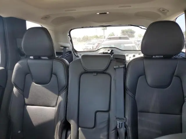 2017 VOLVO XC90 T6  