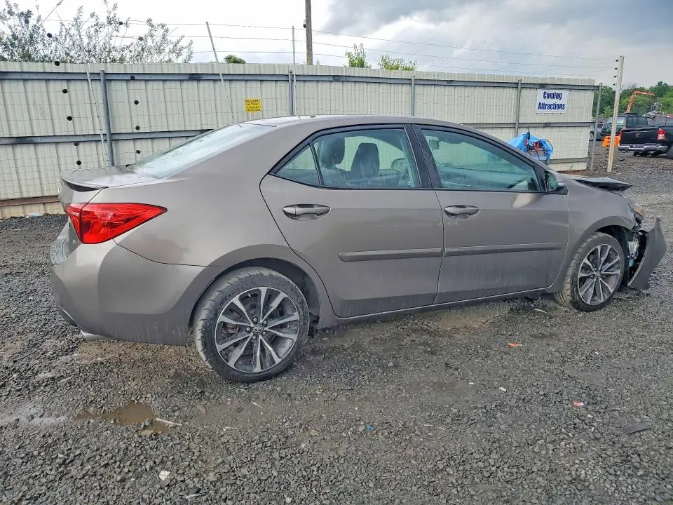 2017 TOYOTA COROLLA SE  