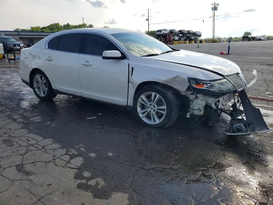2011 LINCOLN MKS   