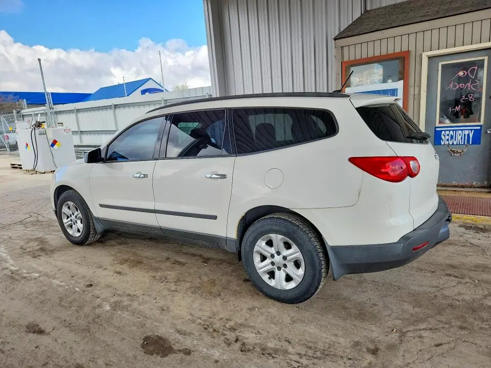 2011 CHEVROLET TRAVERSE LS  