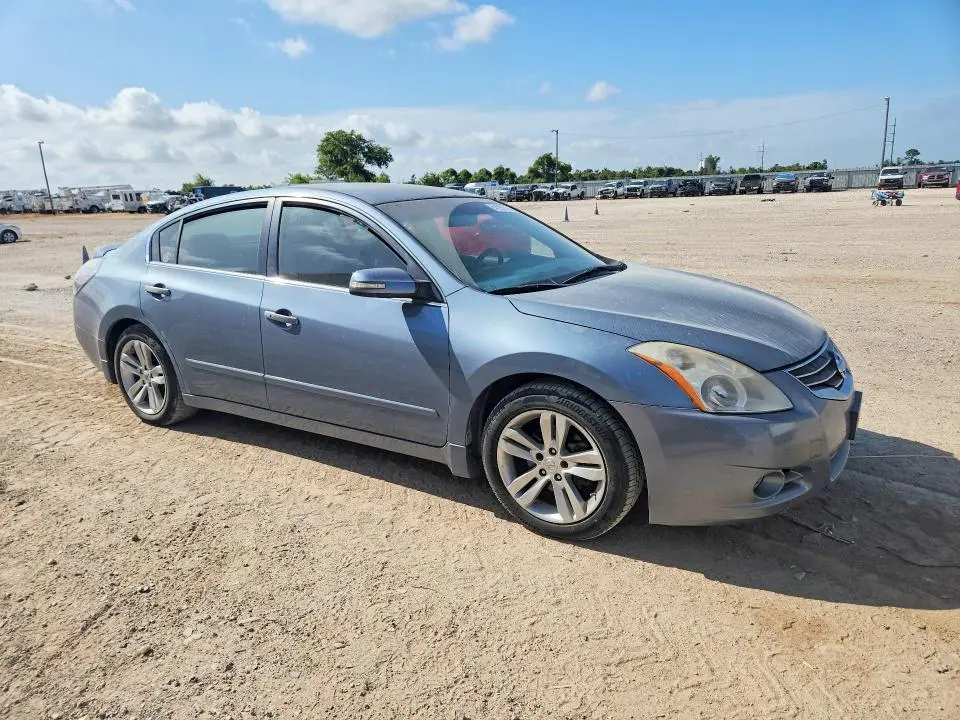 2010 NISSAN ALTIMA SR  