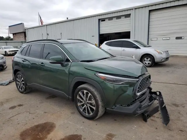 2022 TOYOTA COROLLA CROSS XLE  