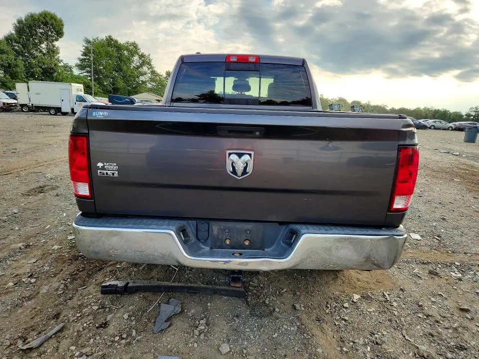 2015 RAM 1500 SLT  