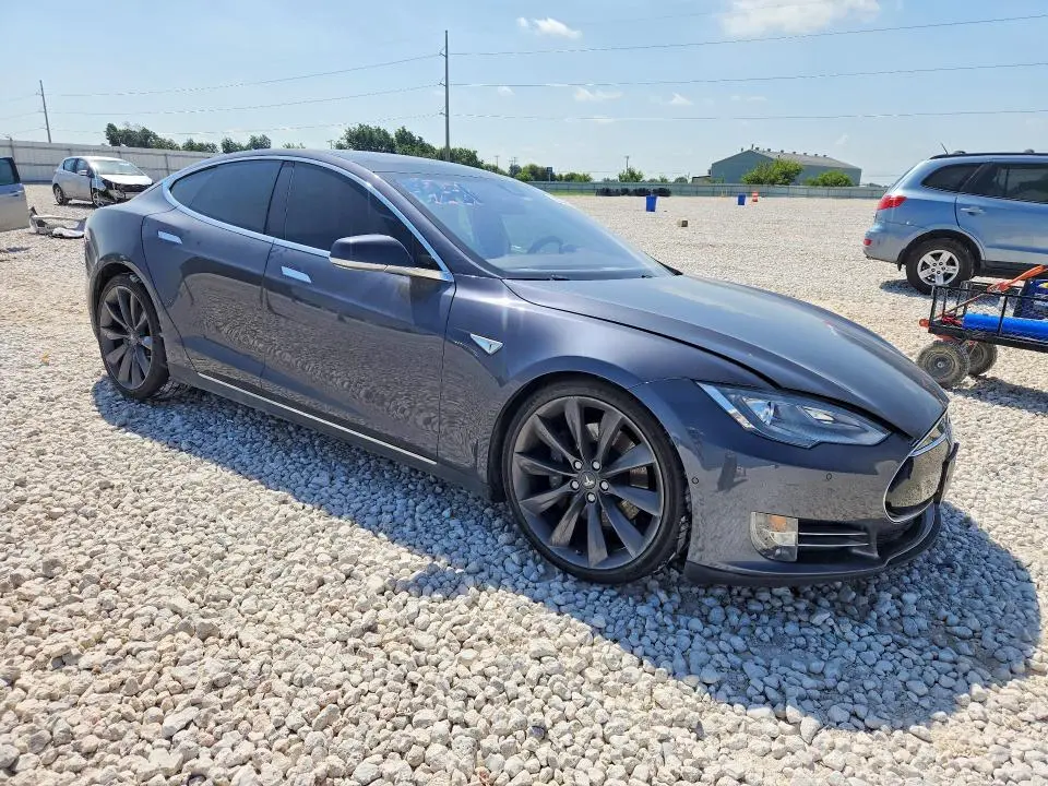 2015 TESLA MODEL S 85D  
