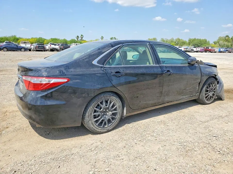2015 TOYOTA CAMRY LE  