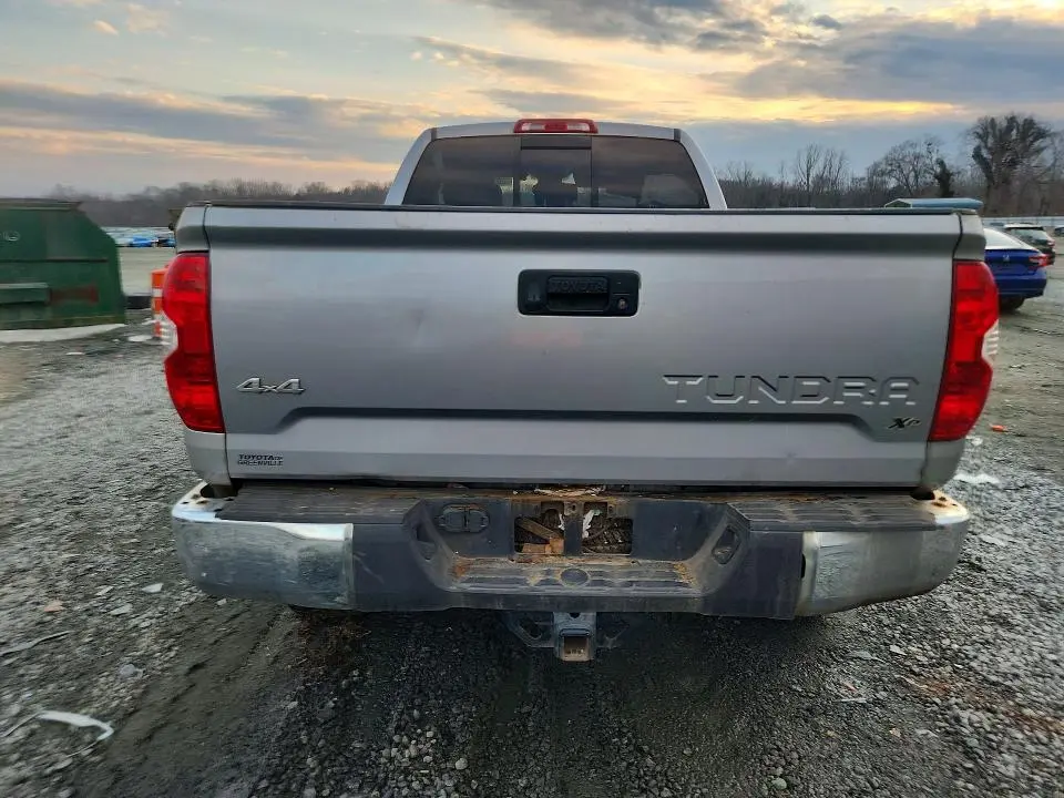 2017 TOYOTA TUNDRA DOUBLE CAB SR5  