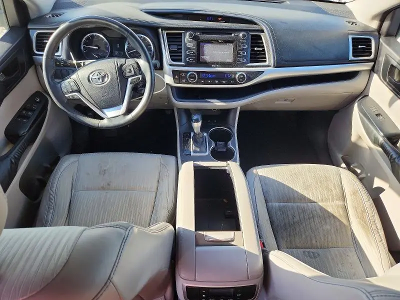 2015 TOYOTA HIGHLANDER LE PLUS  