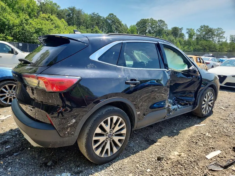 2021 FORD ESCAPE TITANIUM  