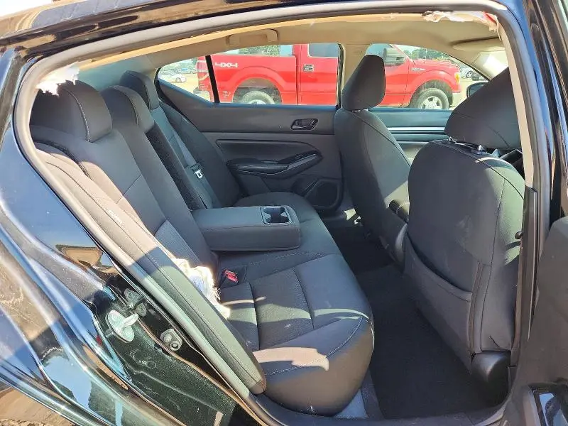 2023 NISSAN ALTIMA SV  
