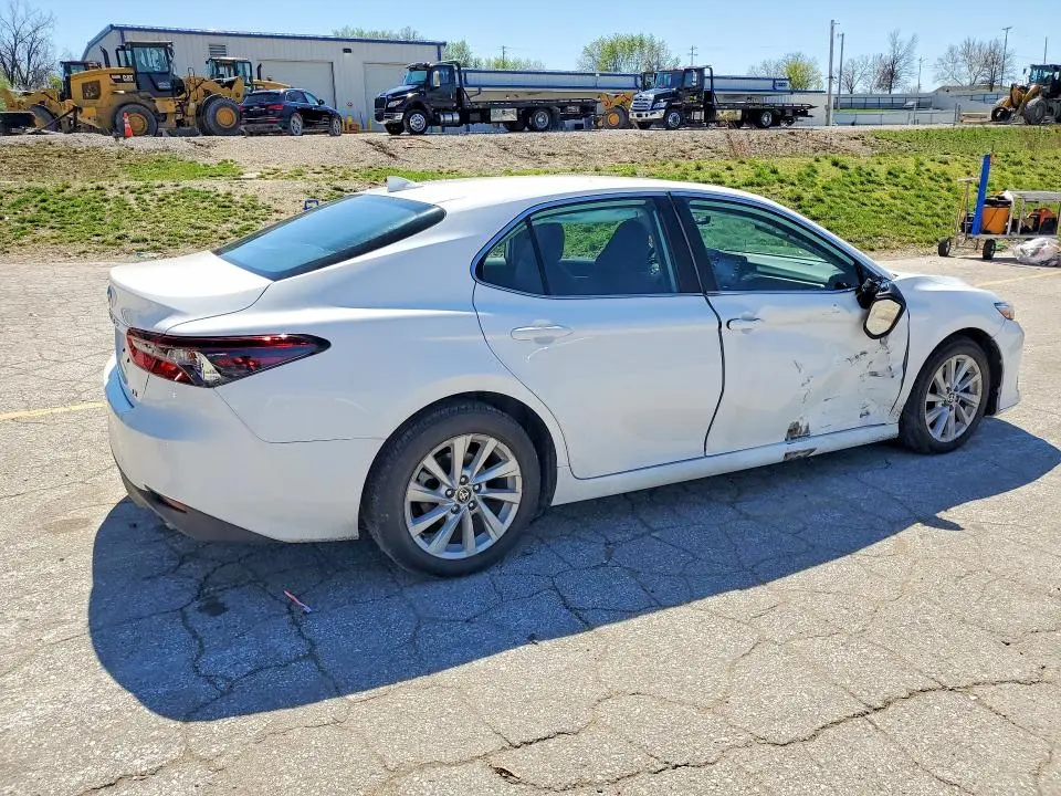 2022 TOYOTA CAMRY LE  