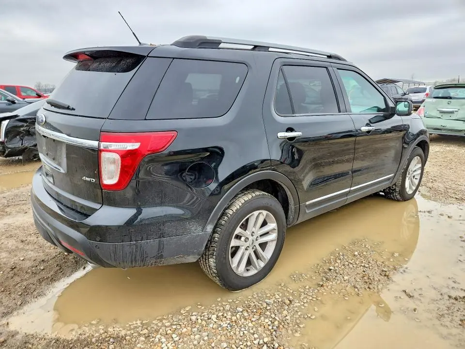 2011 FORD EXPLORER XLT  