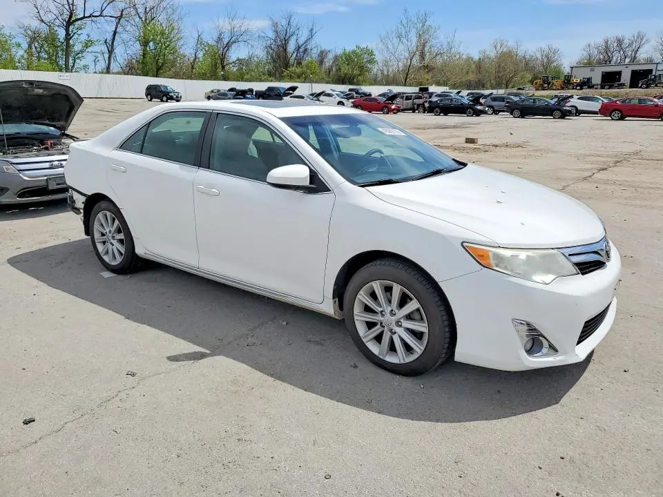 2014 TOYOTA CAMRY XLE V6  