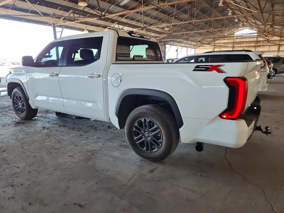 2025 TOYOTA TUNDRA SR5  