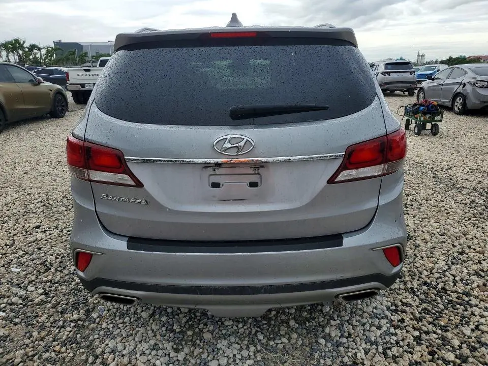 2017 HYUNDAI SANTA FE SE  