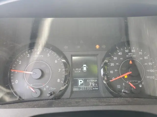 2017 TOYOTA SIENNA LE  