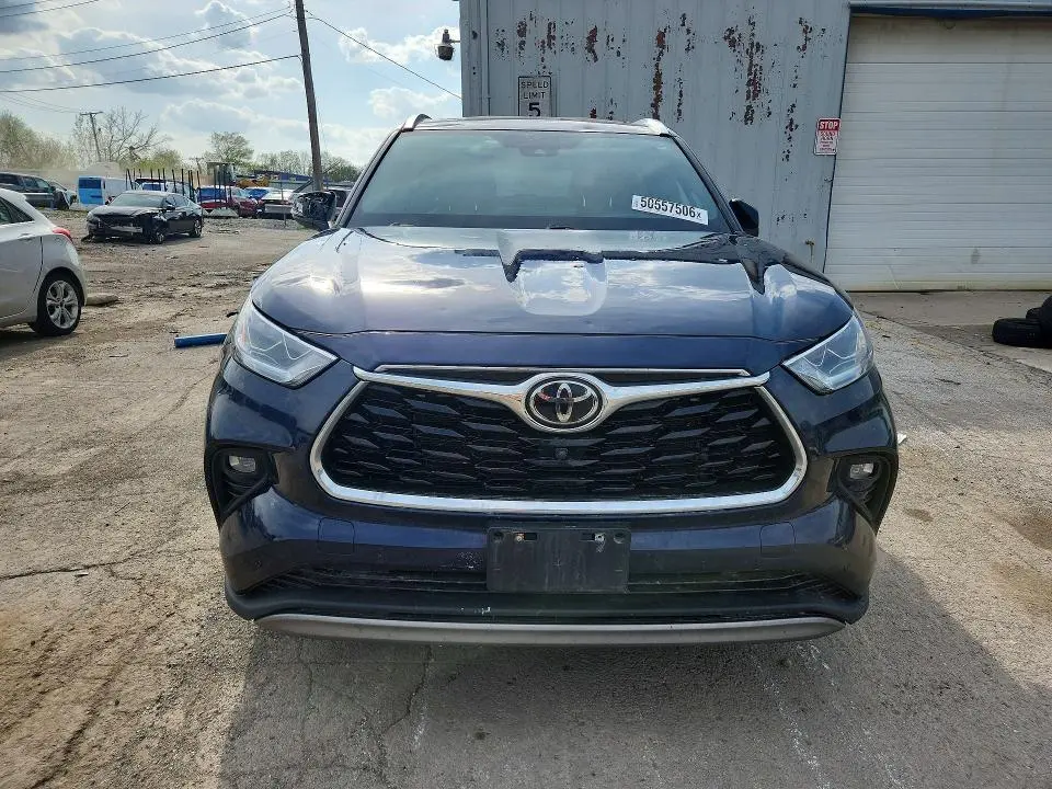 2022 TOYOTA HIGHLANDER PLATINUM  