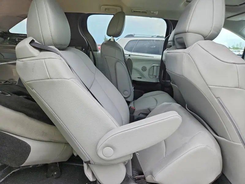 2026 TOYOTA SIENNA XLE 7-PASSENGER  