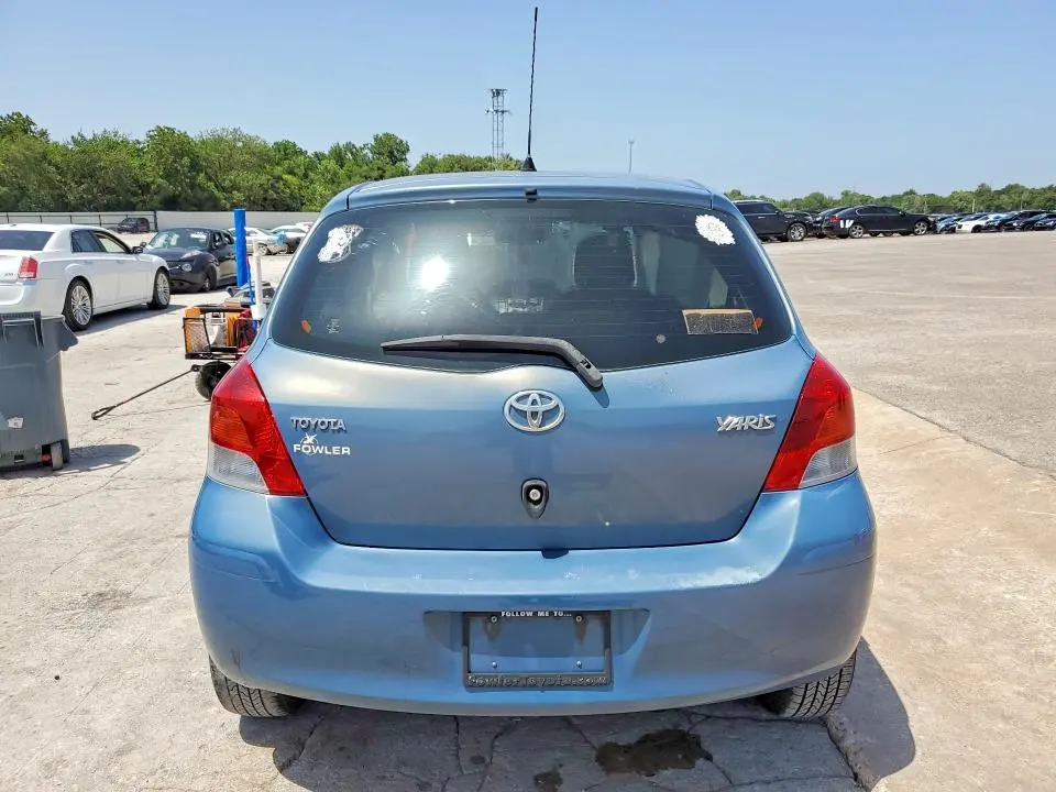 2010 TOYOTA YARIS BASE  
