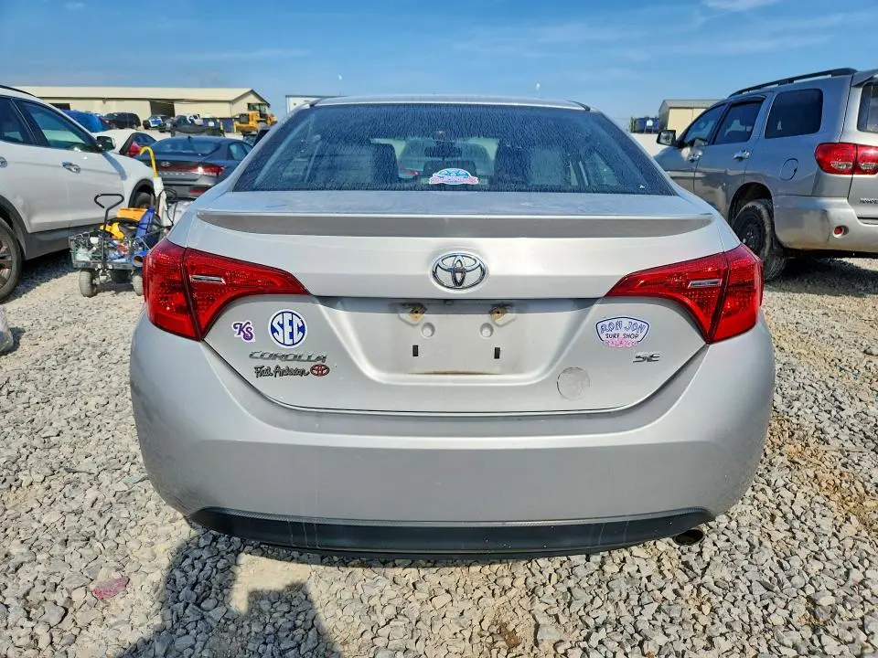2018 TOYOTA COROLLA SE  