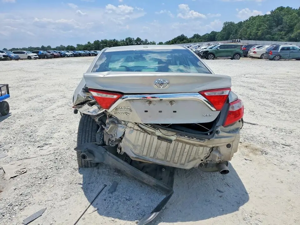 2015 TOYOTA CAMRY XLE V6  