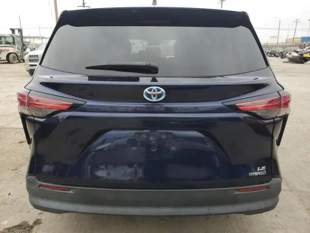 2021 TOYOTA SIENNA LE