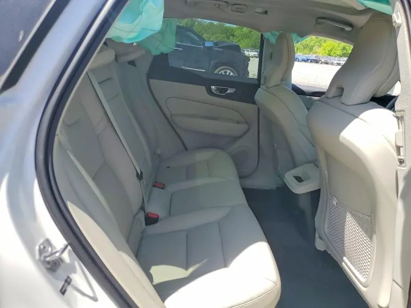 2021 VOLVO XC60 T5 MOMENTUM  