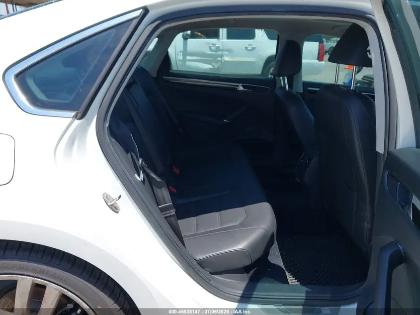 2019 VOLKSWAGEN PASSAT 2.0T SE R-LINE