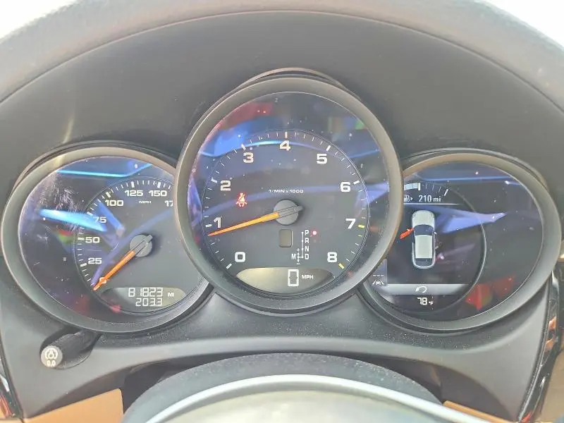 2018 PORSCHE MACAN   