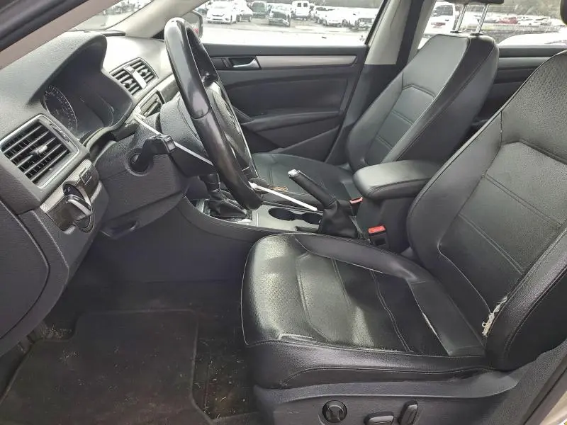 2015 VOLKSWAGEN PASSAT S  