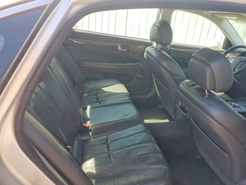 2011 HYUNDAI EQUUS SIGNATURE  
