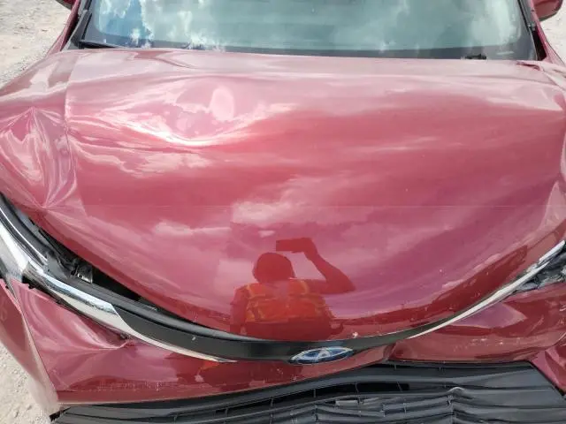 2022 TOYOTA SIENNA LE  