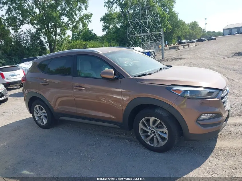 2016 HYUNDAI TUCSON SE