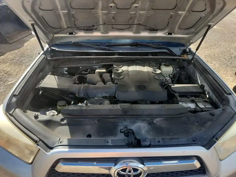 2010 TOYOTA 4RUNNER SR5  