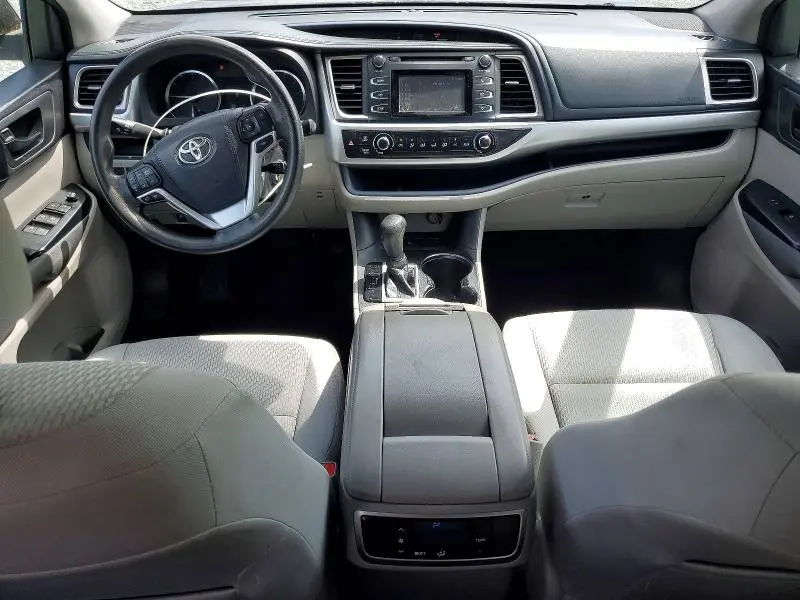2015 TOYOTA HIGHLANDER LE  