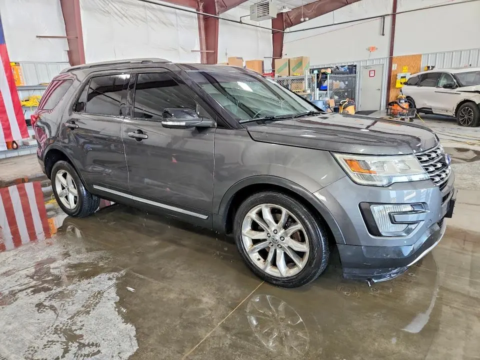 2017 FORD EXPLORER XLT  