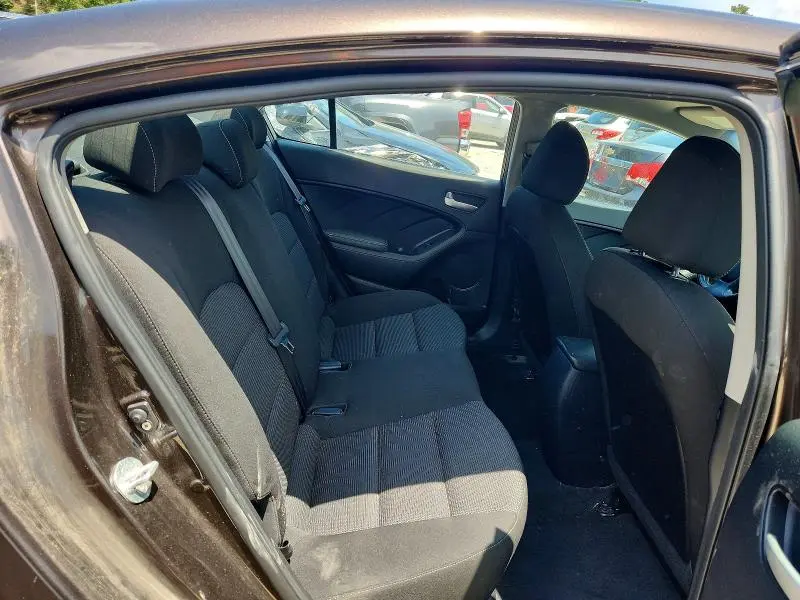 2017 KIA FORTE LX  