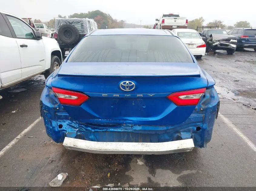 2018 TOYOTA CAMRY SE