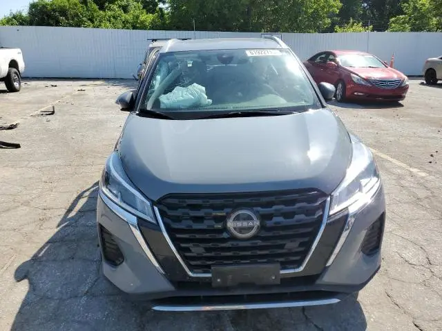 2024 NISSAN KICKS SV