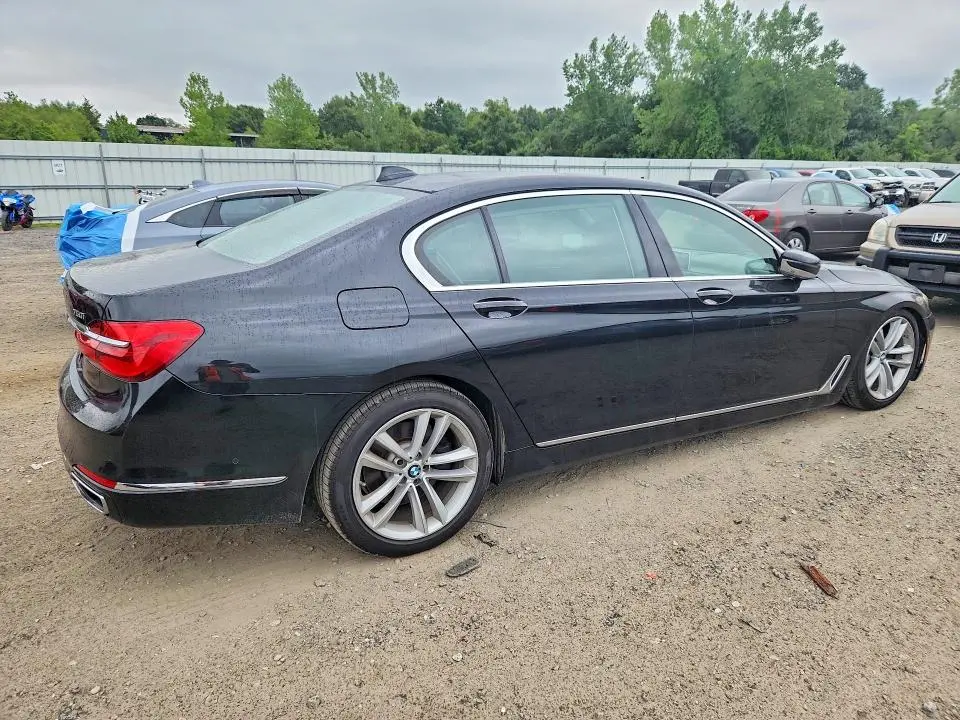 2016 BMW 750 XI  