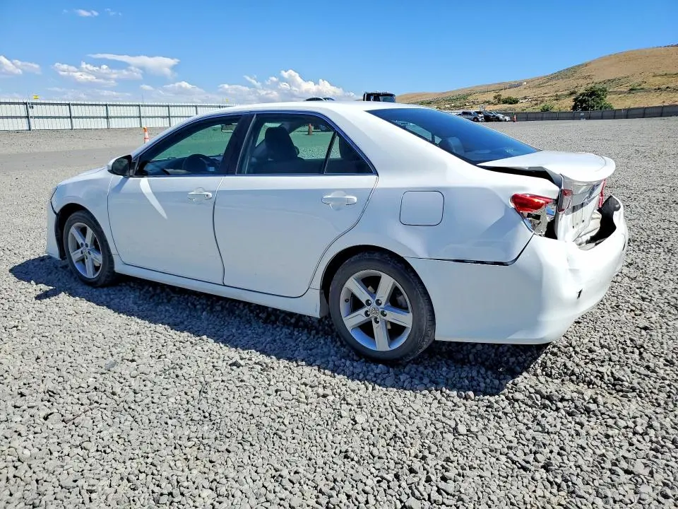 2012 TOYOTA CAMRY SE  