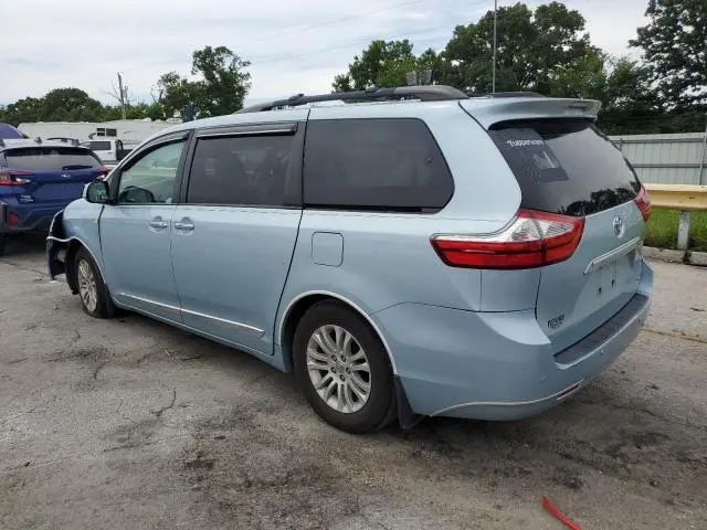 2017 TOYOTA SIENNA XLE  