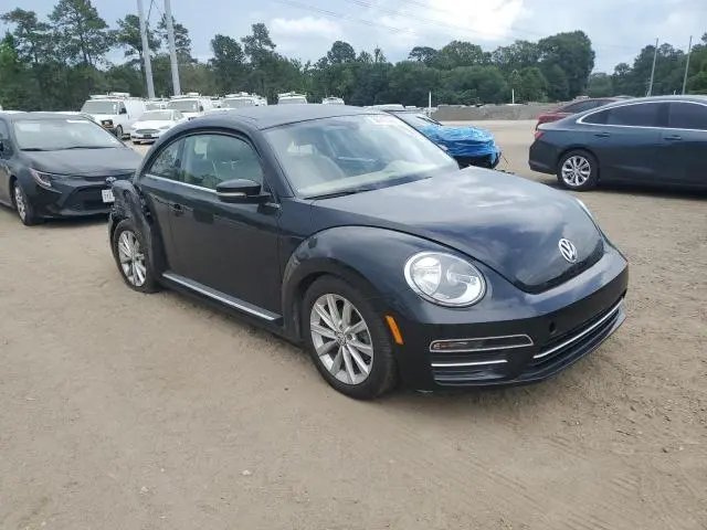 2018 VOLKSWAGEN BEETLE SE  