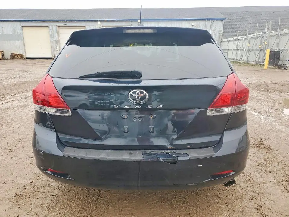 2013 TOYOTA VENZA LE  