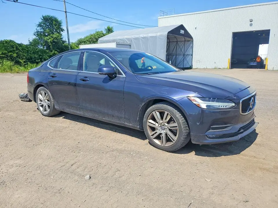 2017 VOLVO S90 T6 MOMENTUM  